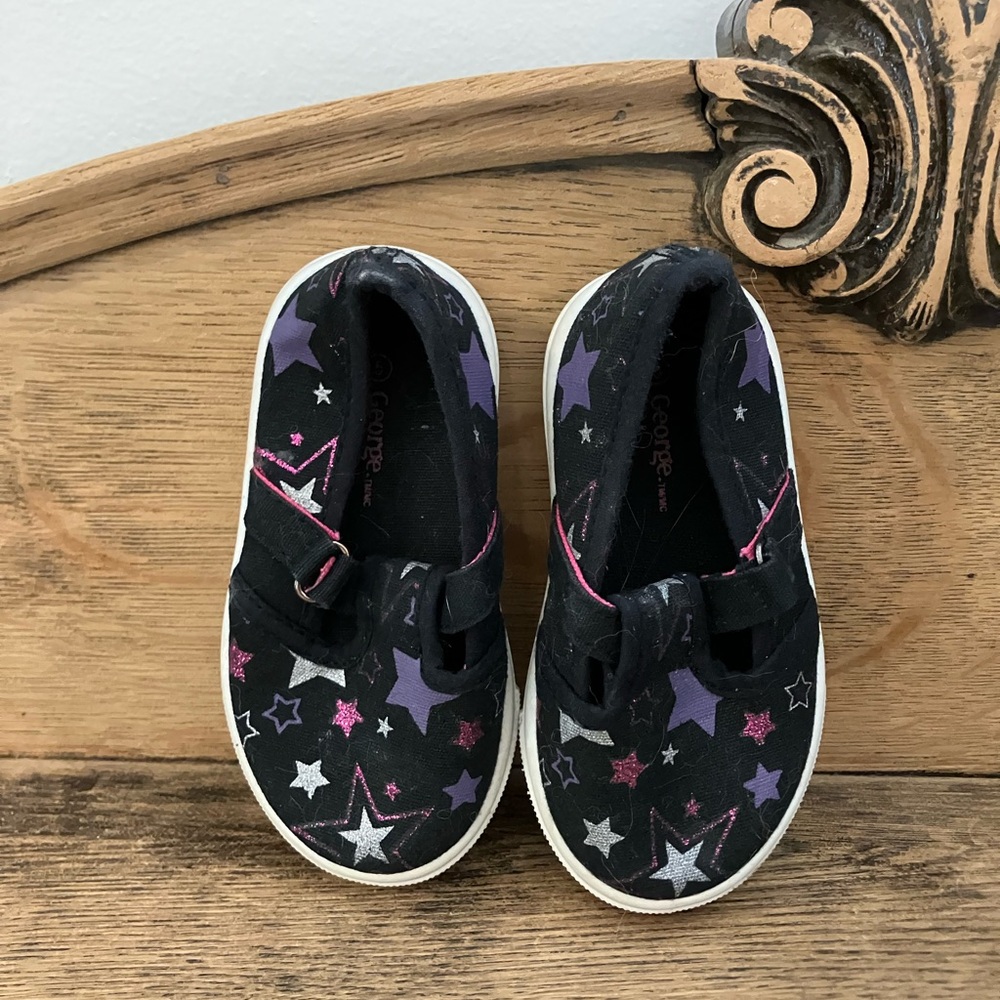 George Kids Black and Purple Star Sneakers